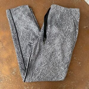 Lululemon discontinued gray joggers sz 4
